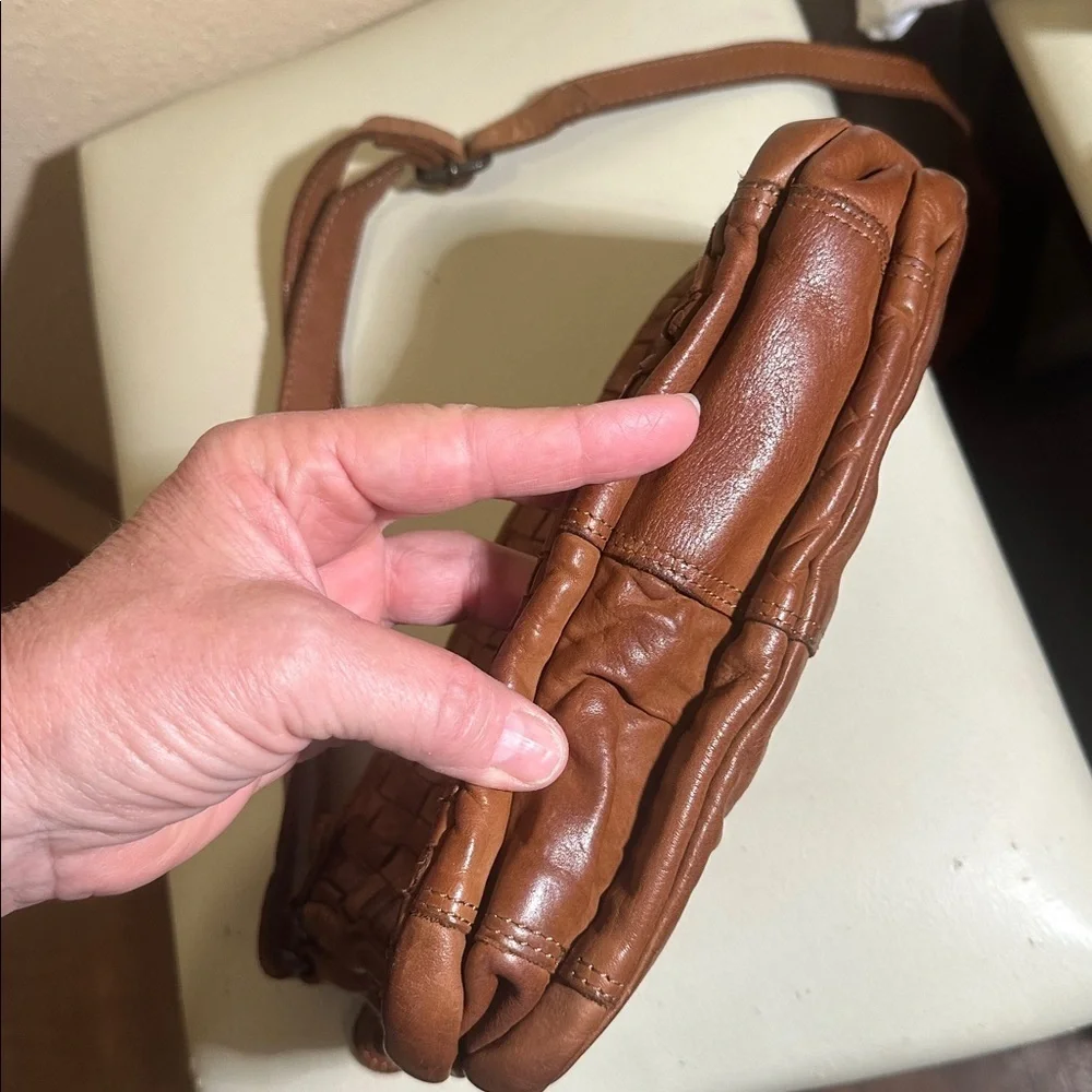 Ashwood Crossbody - Picture 7 of 7